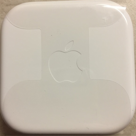 BRAND NEW Apple EarPods headphone - Picture 3 of 3